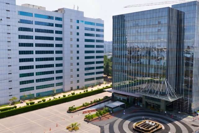 Commercial Office Space for Lease in Trapezoid IT Park Sector 62 Noida